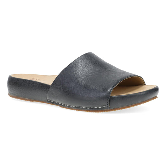 Twyla Black Leather | Dansko Women